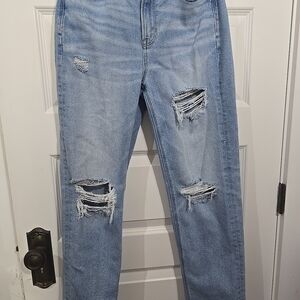 American Eagle Outfitters Light Wash Distressed Mom Straight Leg Jeans Sz 8